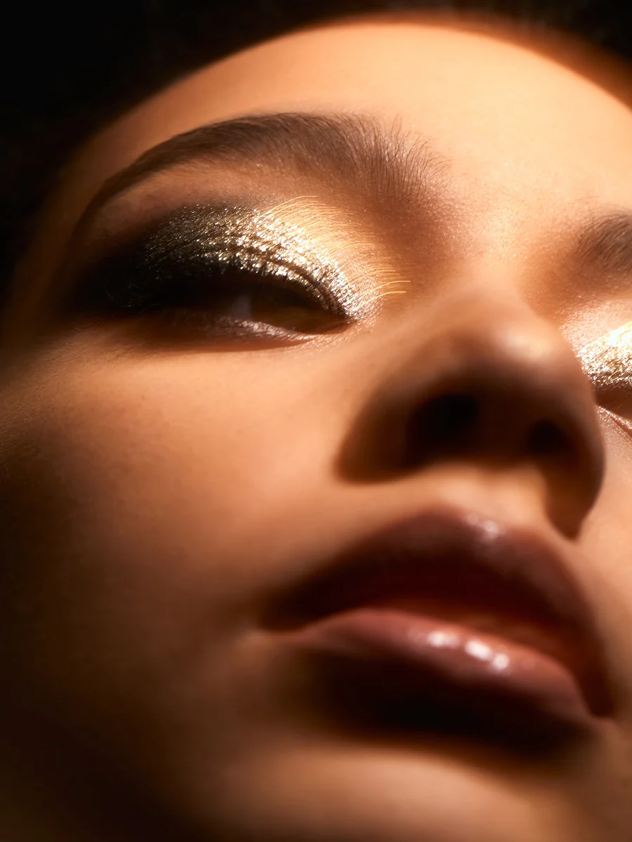 سایه و خط چشم گلیتر شیگلم مدل Insta Party رنگ Confetti 2 سایه و خط چشم گلیتر شیگلم مدل Insta Party رنگ Confetti - Image 2