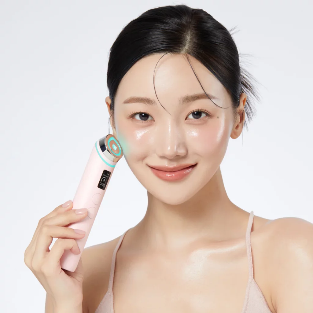 معجزه جوانسازی صورت با دستگاه 6 در 1 مدی کیوب 1 معجزه جوانسازی صورت با دستگاه 6 در 1 مدی کیوب